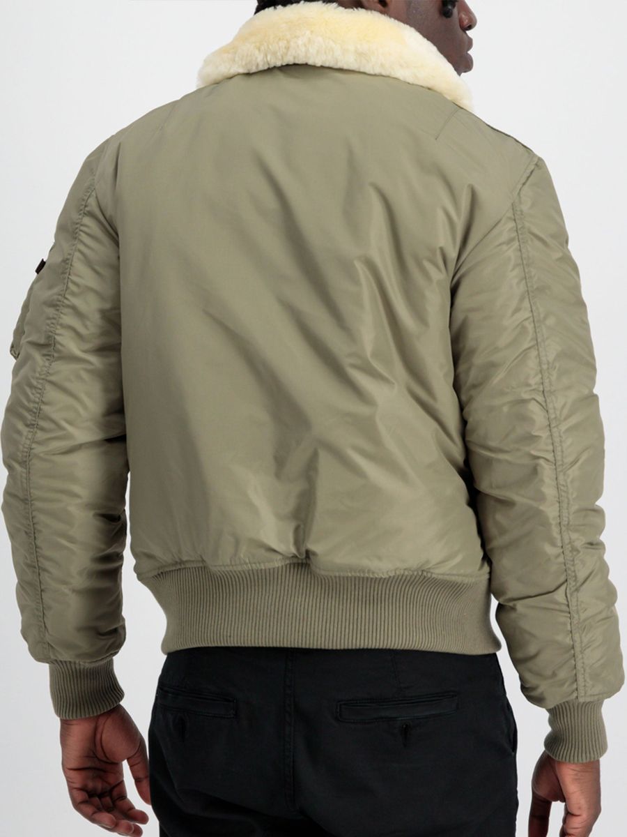 Bomberjacke mit Schafslamm-Kragen