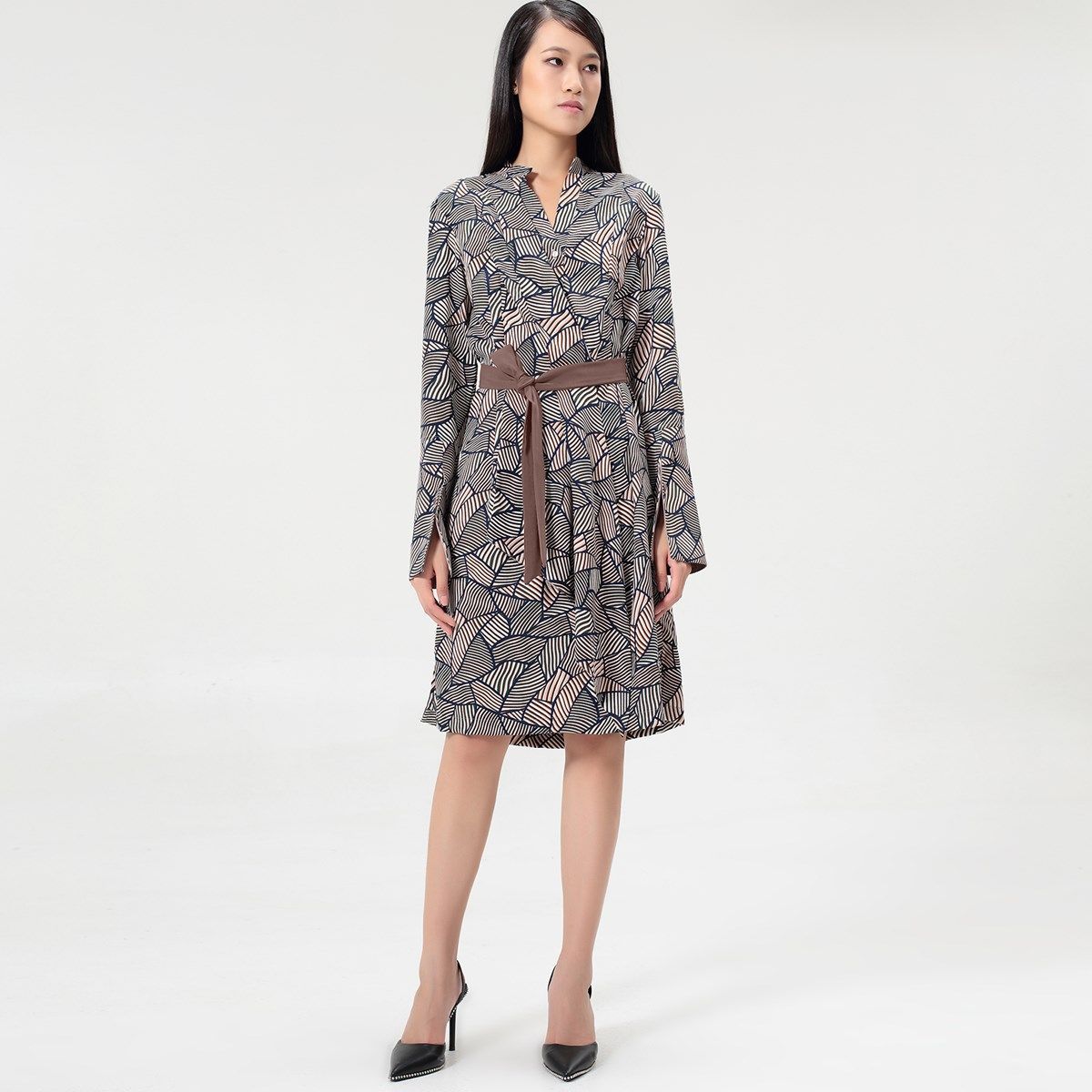 Tunika Kleid mit geometrischem Muster und Gürtel