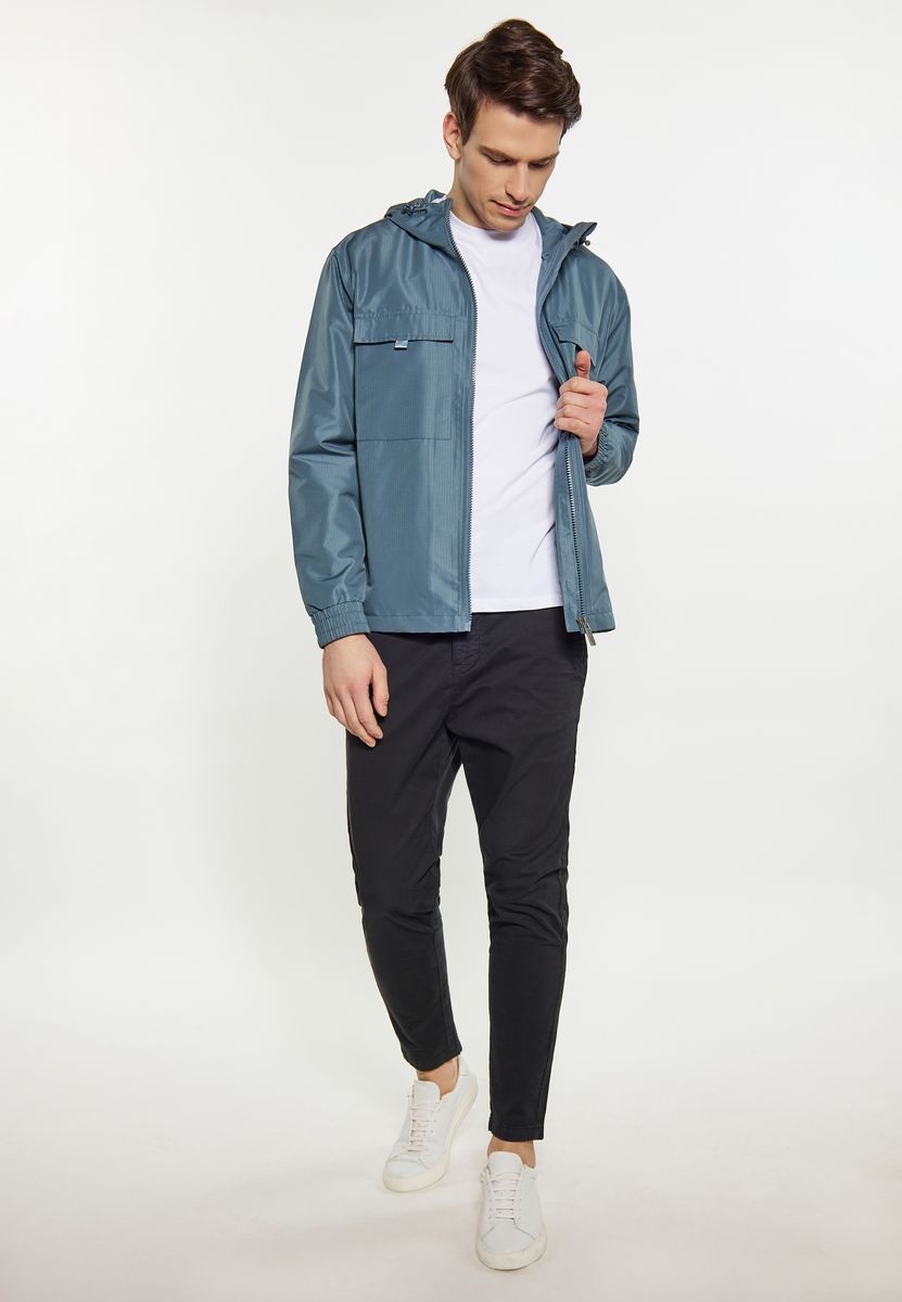 Funktionale Kapuzenjacke im Urban-Style