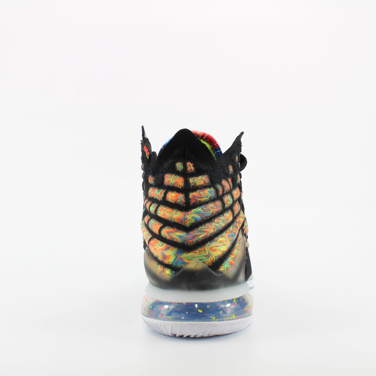 LeBron XVII Performance Basketballschuhe