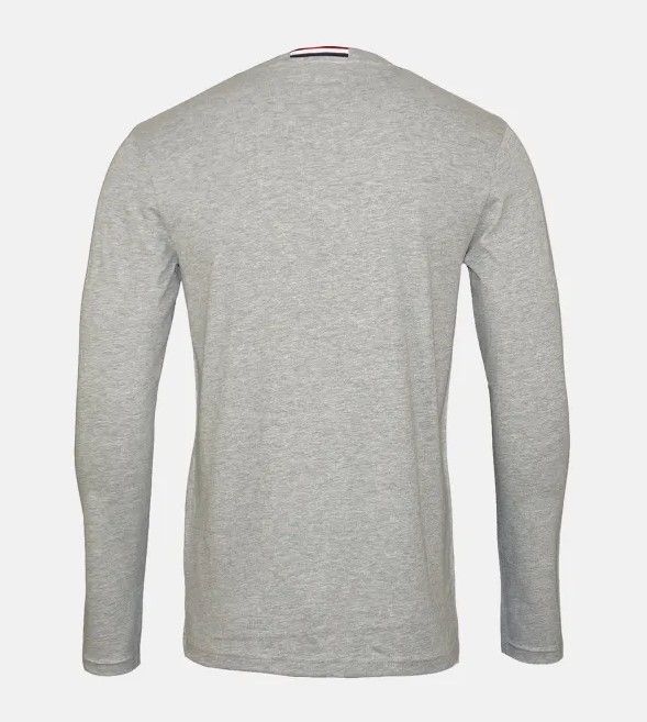 Klassisches Langarmshirt mit Rundhalsausschnitt