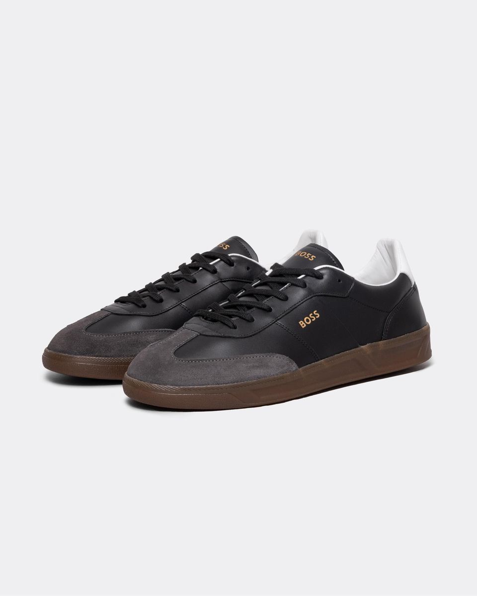 Leder- und Wildleder-Sneakers mit niedrigem Profil