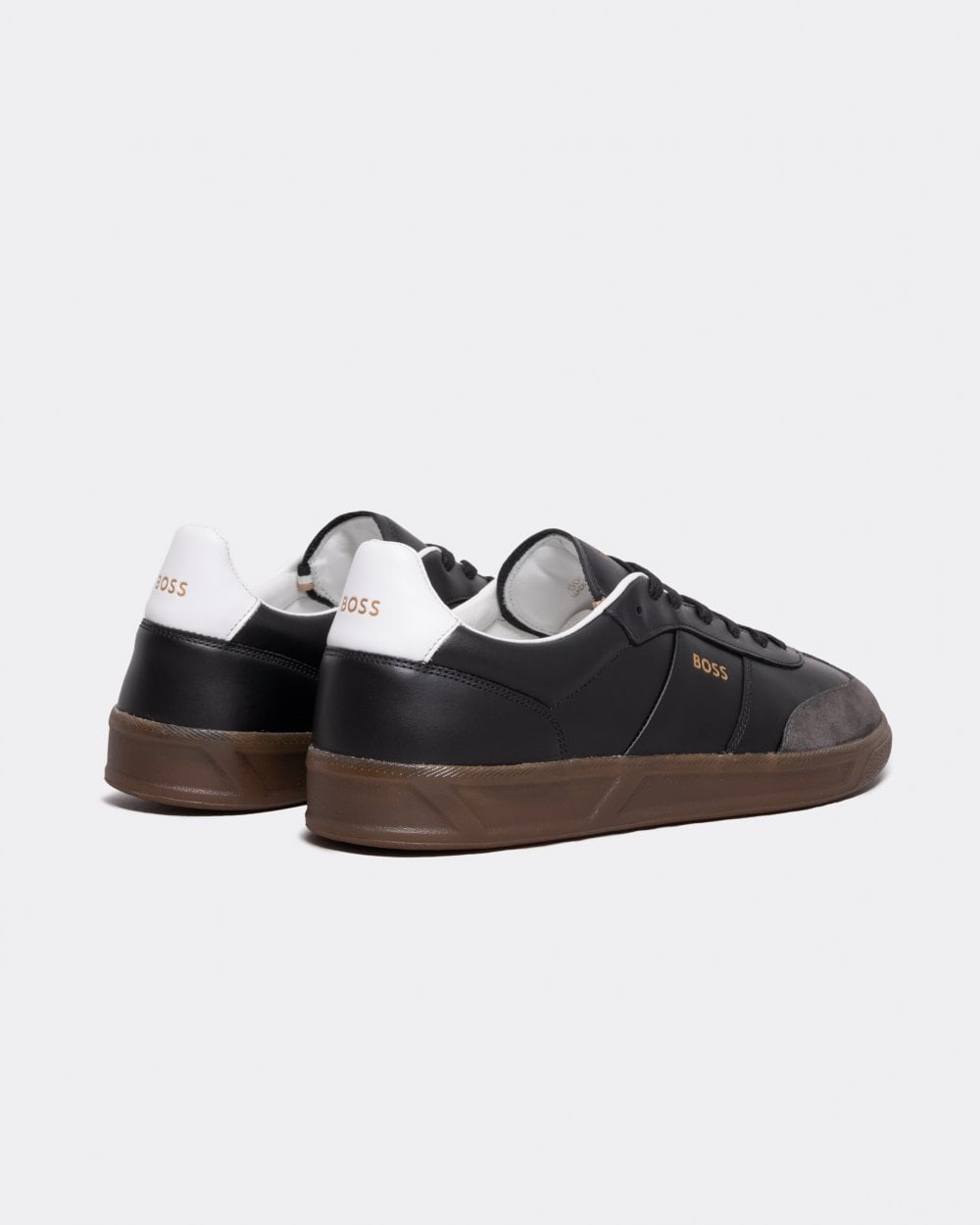 Low-Top-Sneaker aus Leder und Wildleder