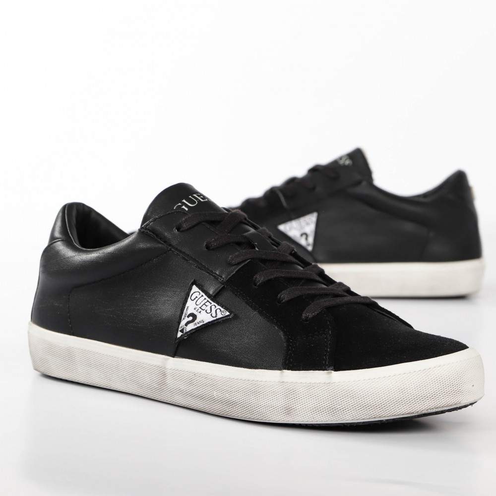 Low-Top-Sneaker im Materialmix
