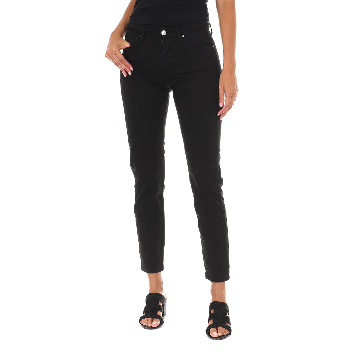 Klassische, schmal geschnittene, schwarze Jeans