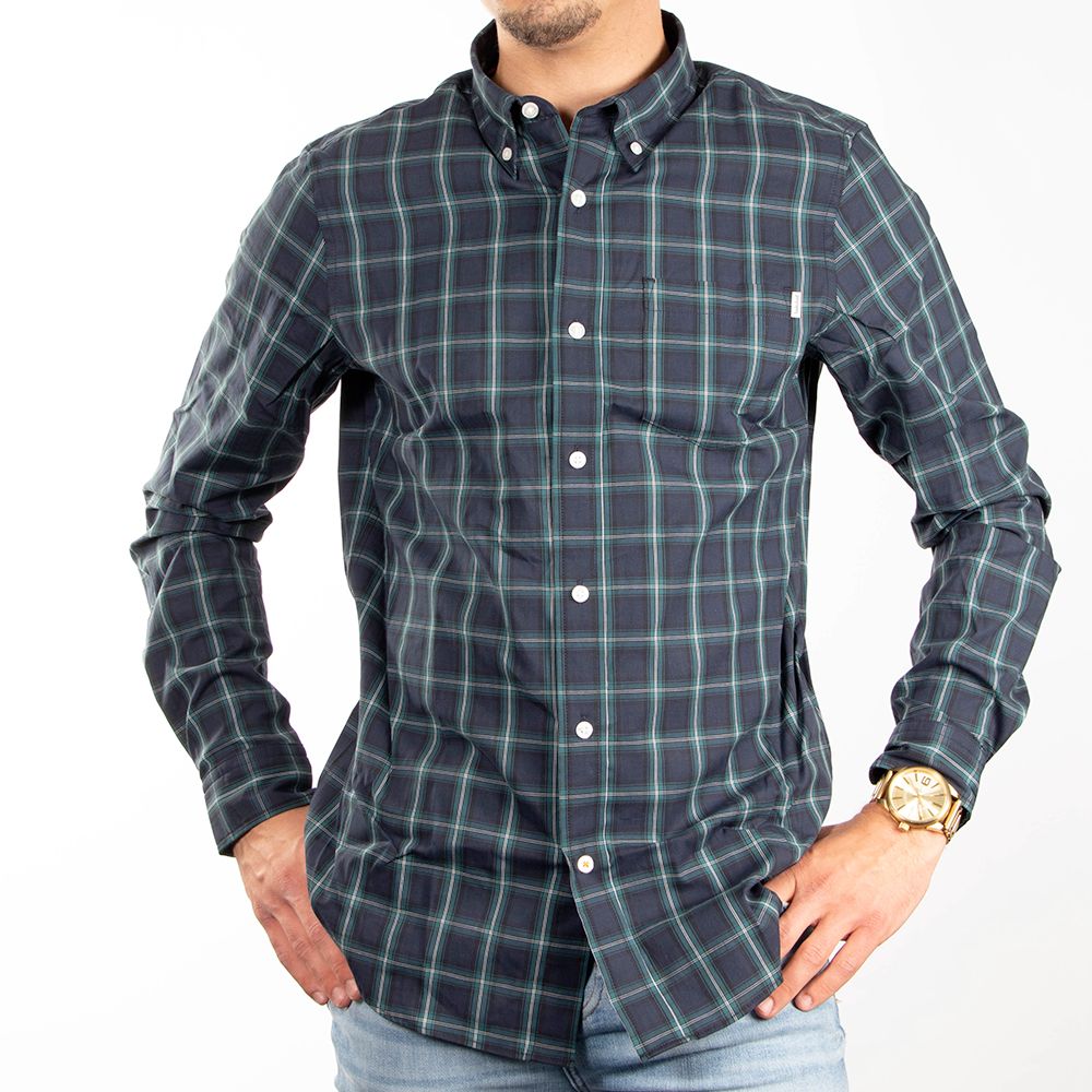 Klassisches kariertes Button-Down