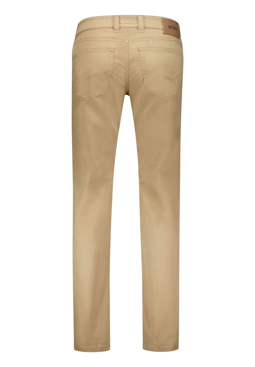 Moderne Five-Pocket-Hose in gerader Passform