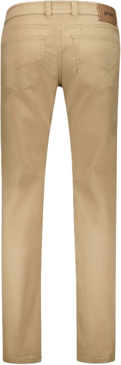 Moderne Five-Pocket-Hose in gerader Passform