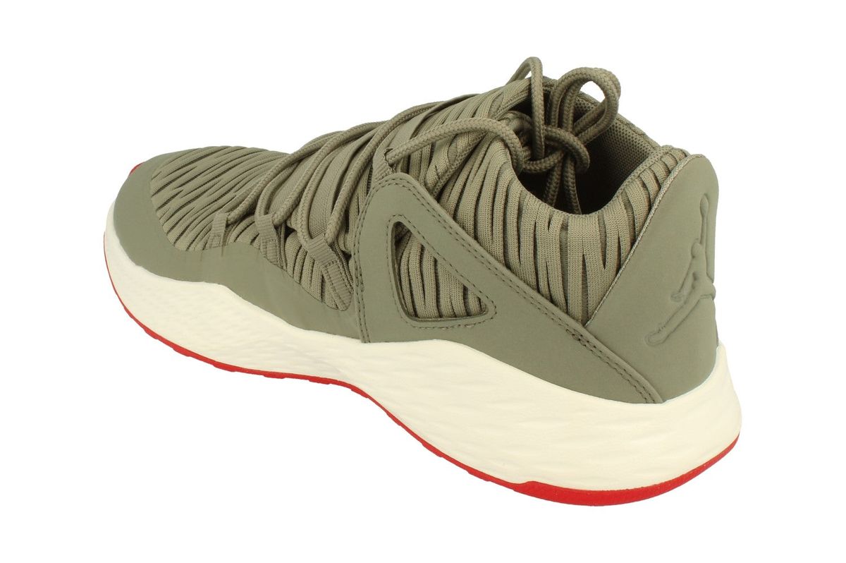 Formula 23 Low-Top Sneaker