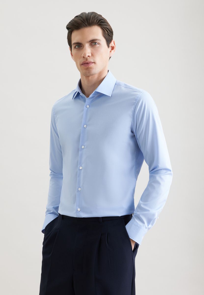 Hellblaues Chambray Businesshemd