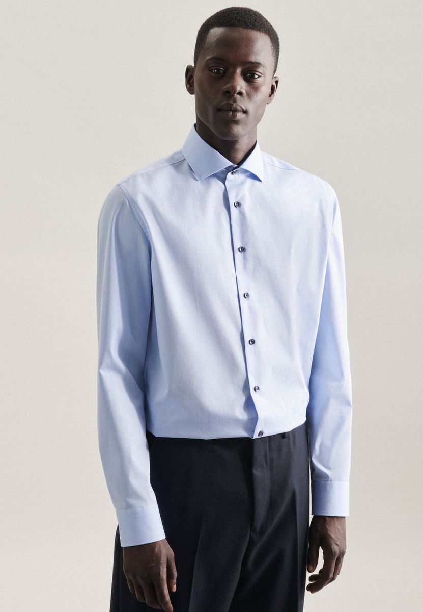 Hellblaues Chambray Businesshemd