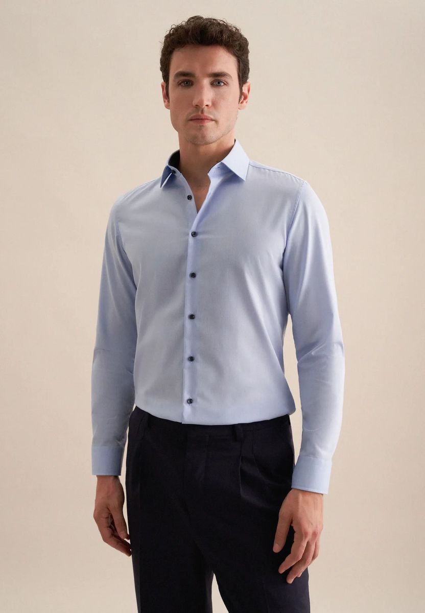Hellblaues Chambray Businesshemd