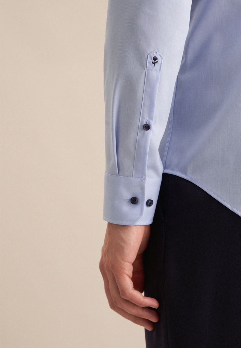 Hellblaues Chambray Businesshemd
