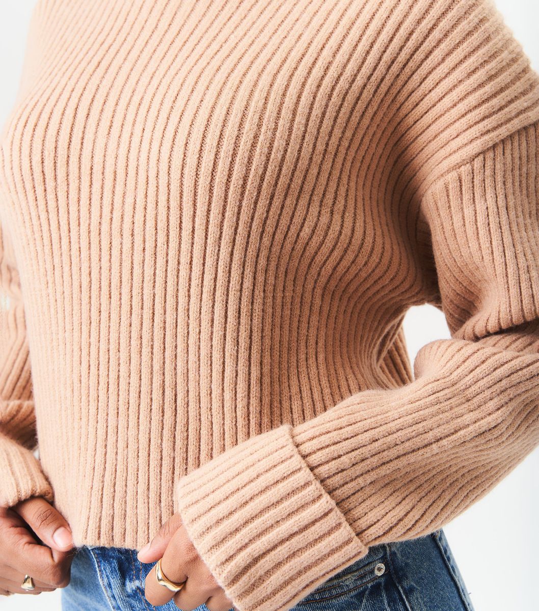 Grobstrick-Crop-Pullover mit Rollkragen