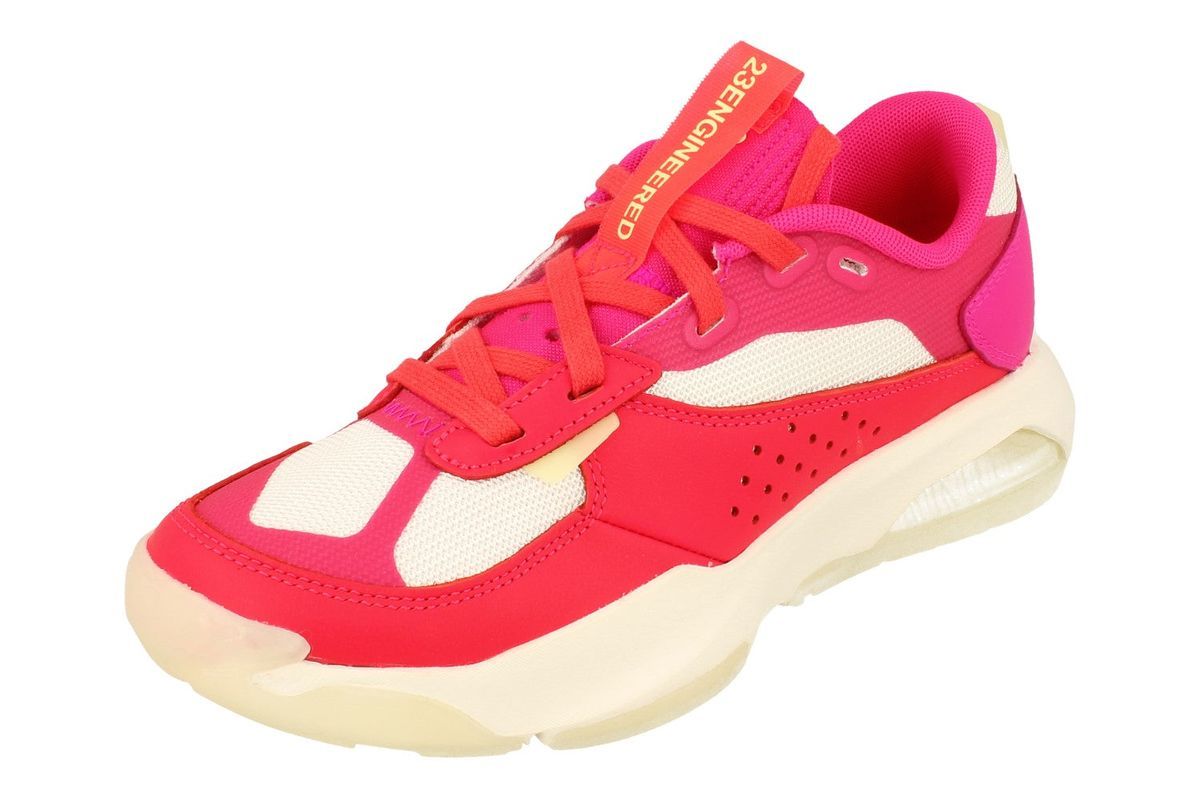 Sportliche Low-Top Air Sneaker