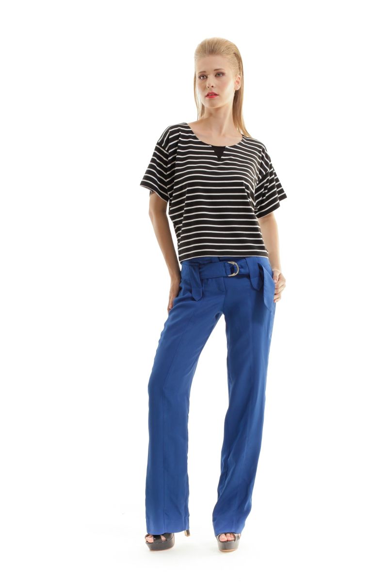 Weitgeschnittene Hose mit Gürtel