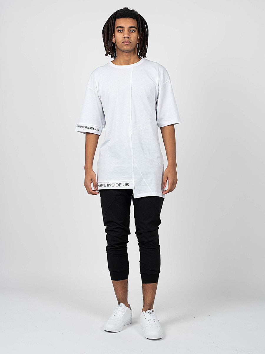Übergroßes T-Shirt mit asymmetrischem Saum