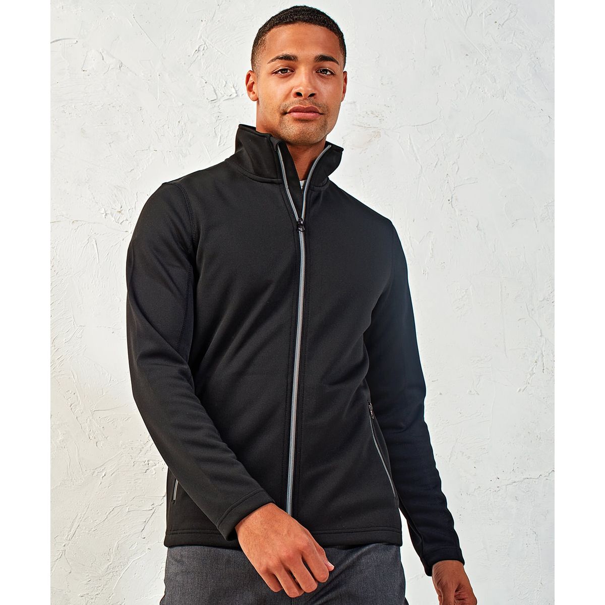 Nachhaltige Jacke mit hohem Kragen