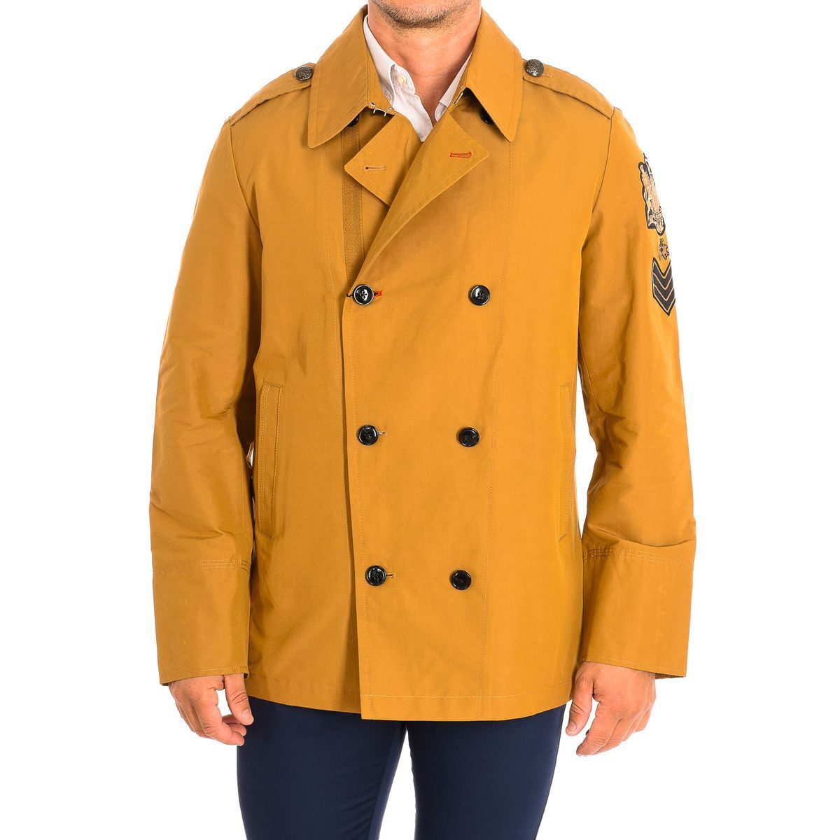 Doppelreihige Jacke mit Schulterdetails