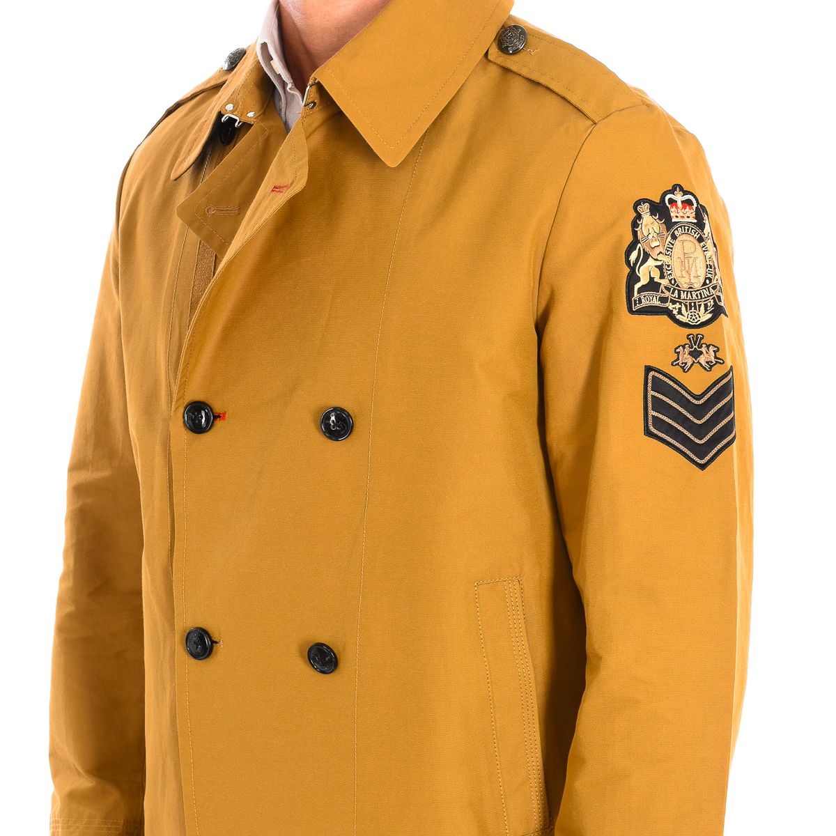 Zweireihiger Kurzmantel im Military-Stil