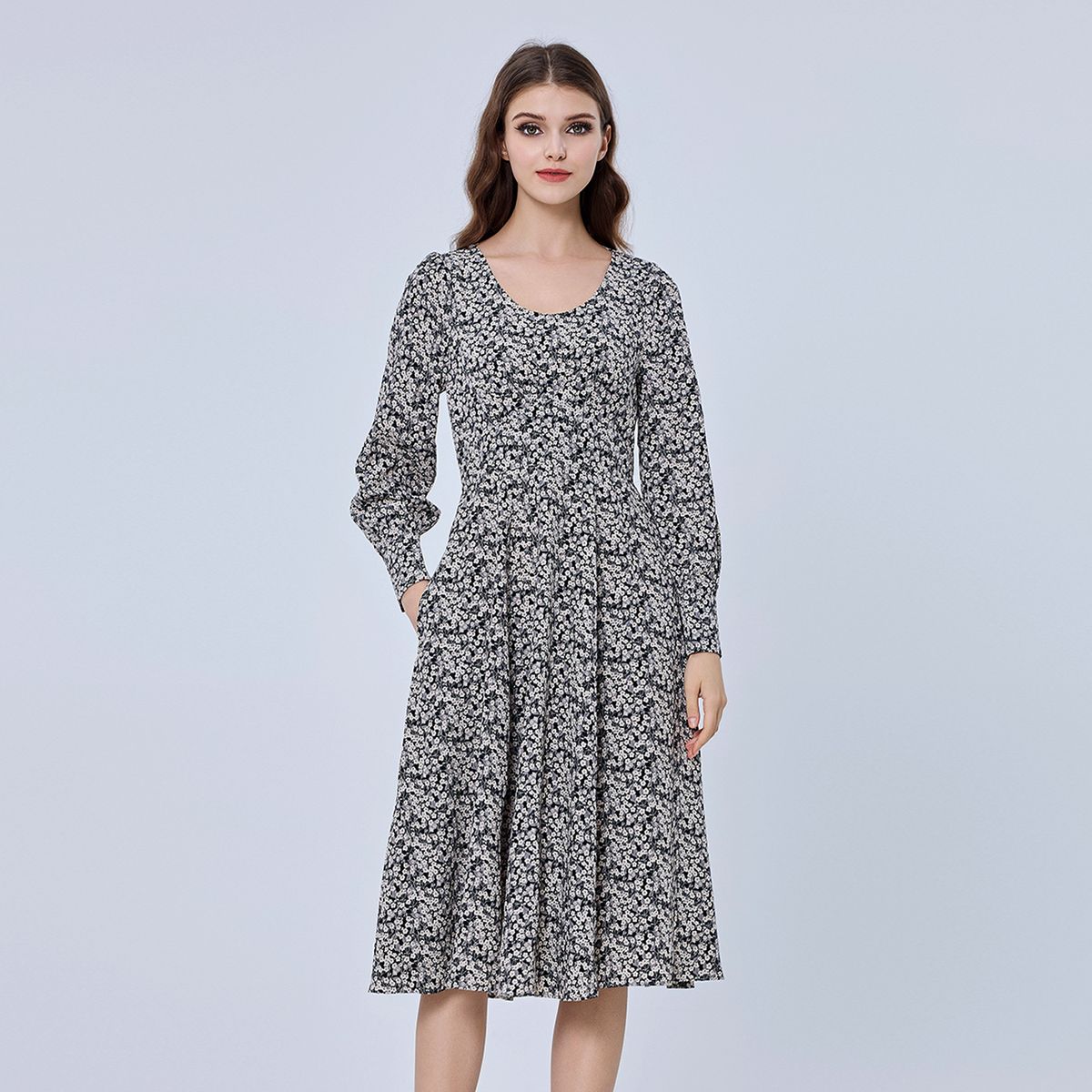 Langärmliges Midikleid mit Blumendruck