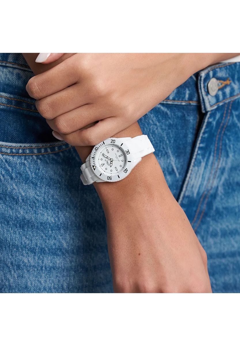 Weiße sportliche Damenuhr mit Silikonarmband