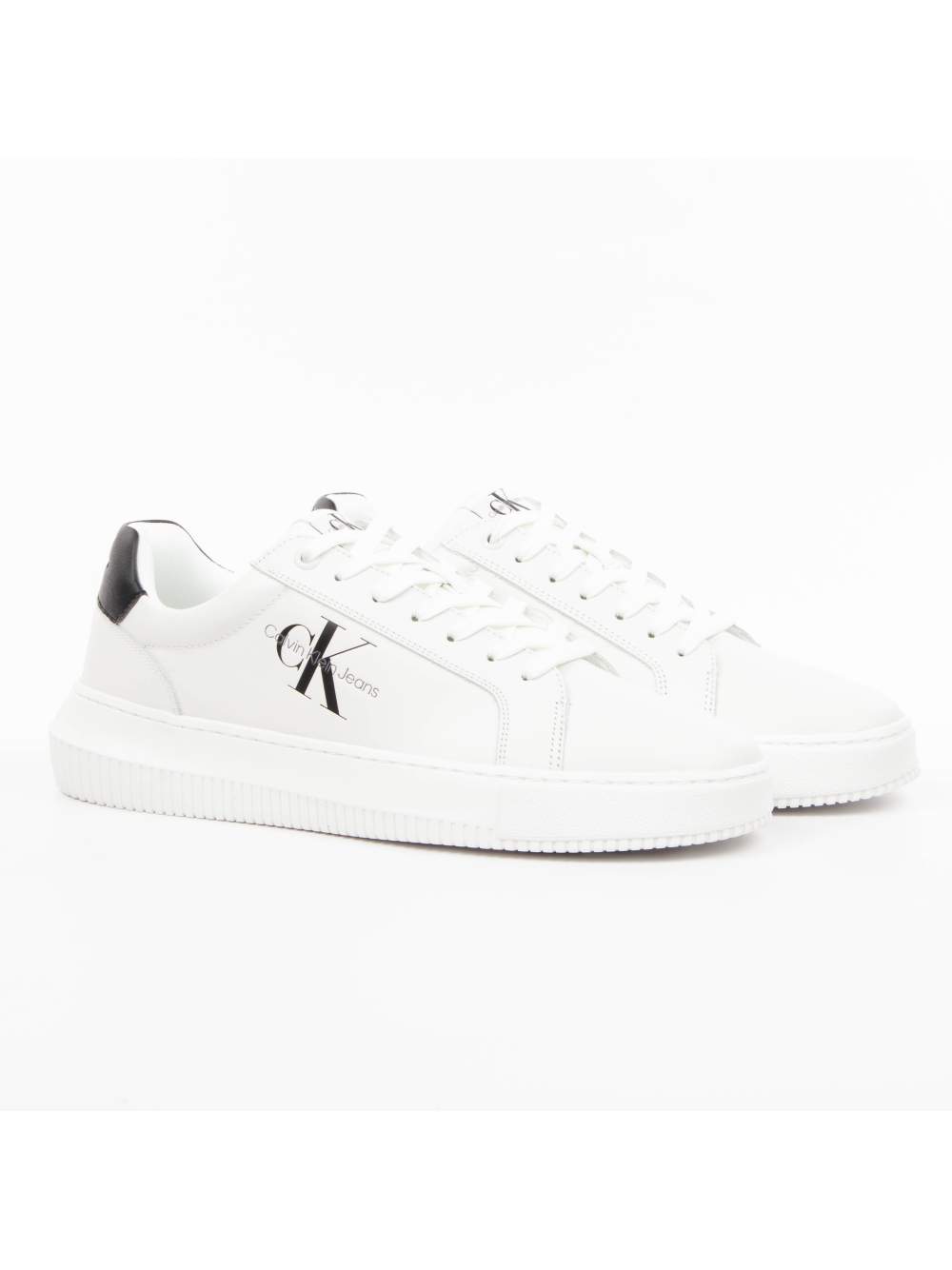 Klassische weiße Leder-Court-Sneakers