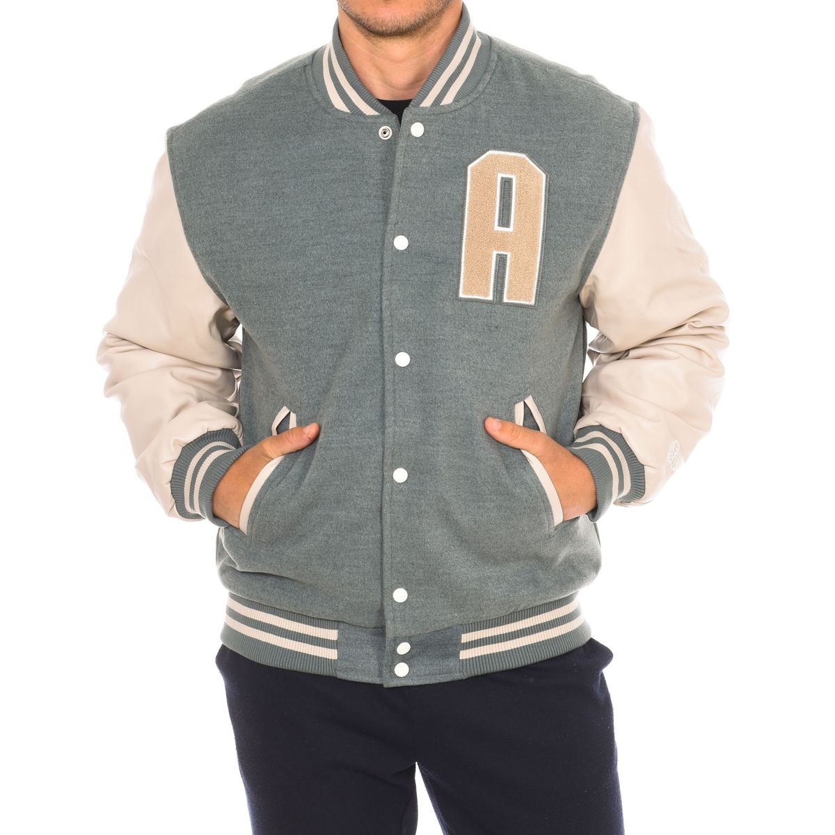 Klassische Collegejacke mit Buchstaben-Patch