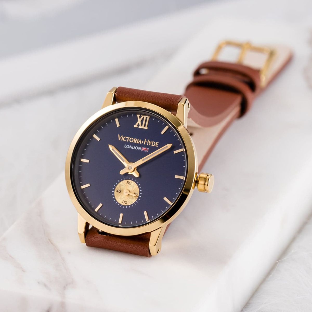 Elegante kleine Armbanduhr mit Hilfszifferblatt