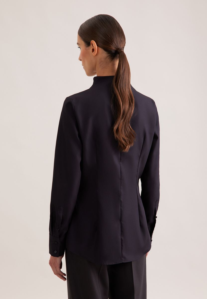 Slim Fit Kelchkragenbluse