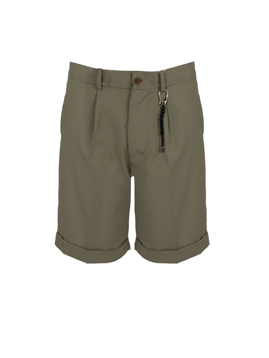Chino Shorts mit Bundfalten und Aufschlag