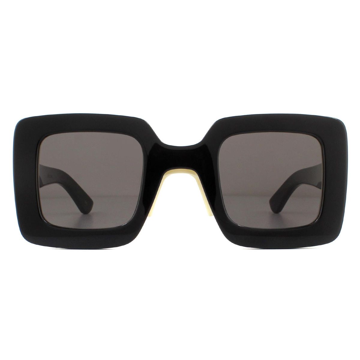 Klobige Sonnenbrille mit quadratischem Rahmen