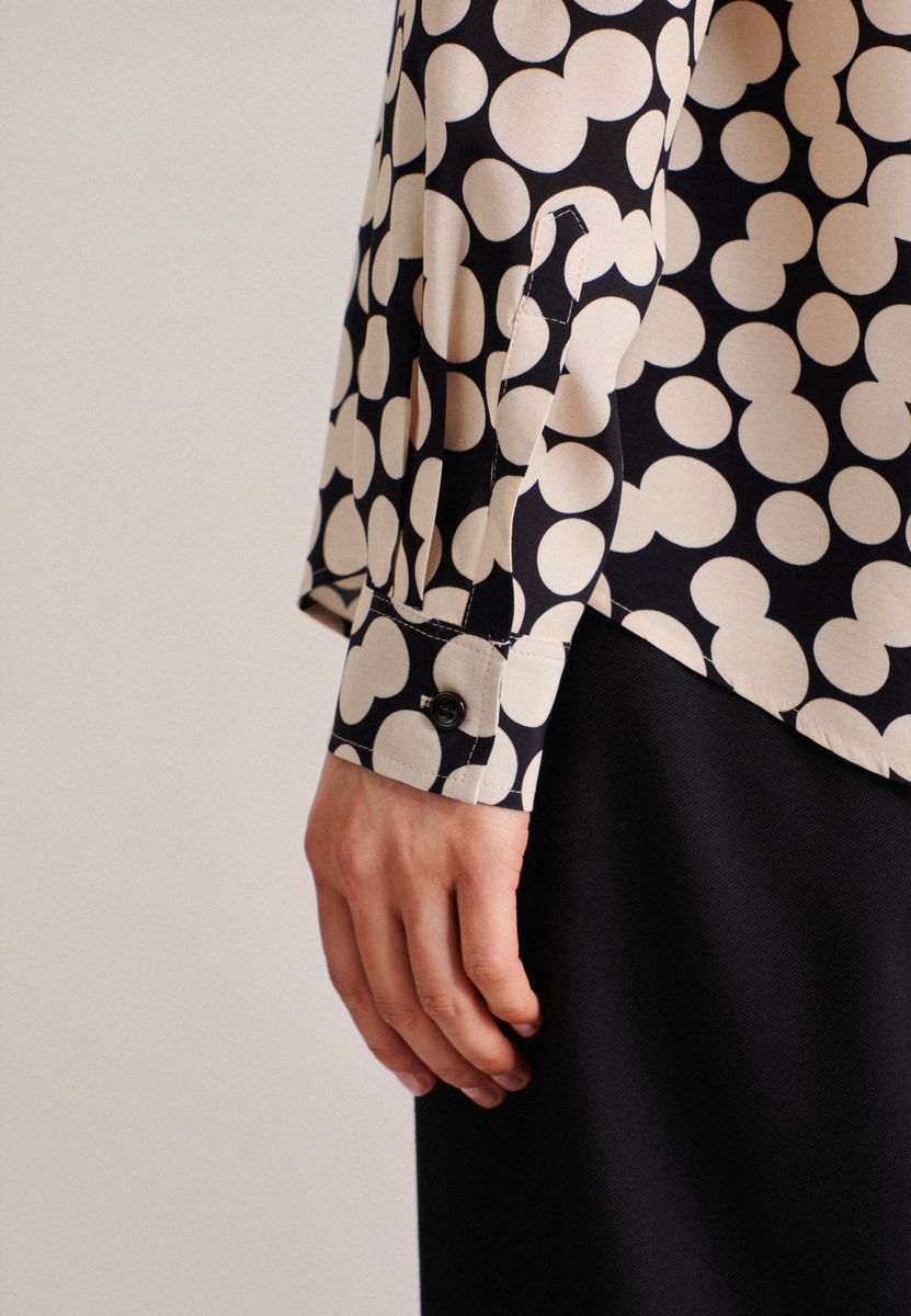Klassische Langarm Bluse mit Knöpfen