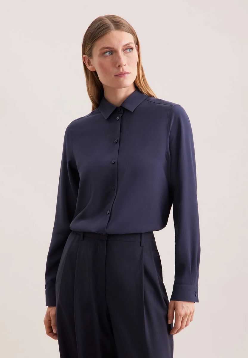 Klassisch geschnittene Bluse mit Polka Dots