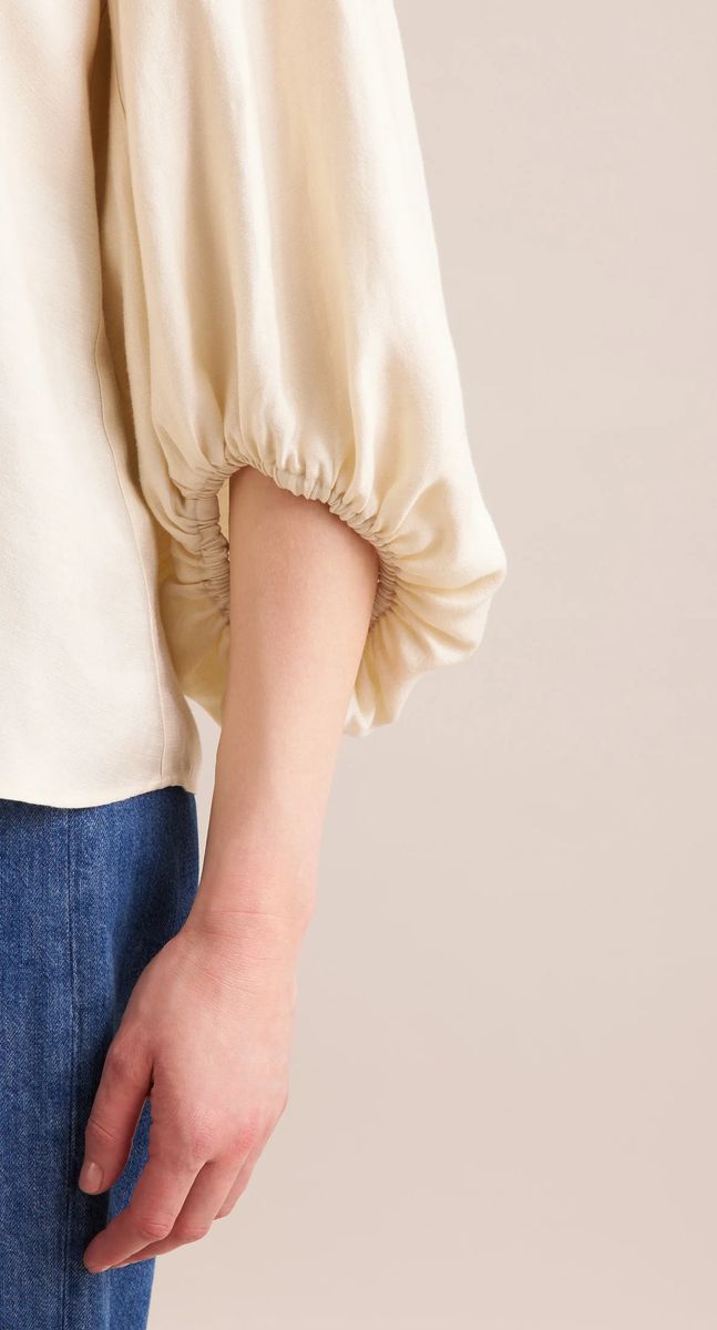 Elegante beige Bluse mit Leinenanteil