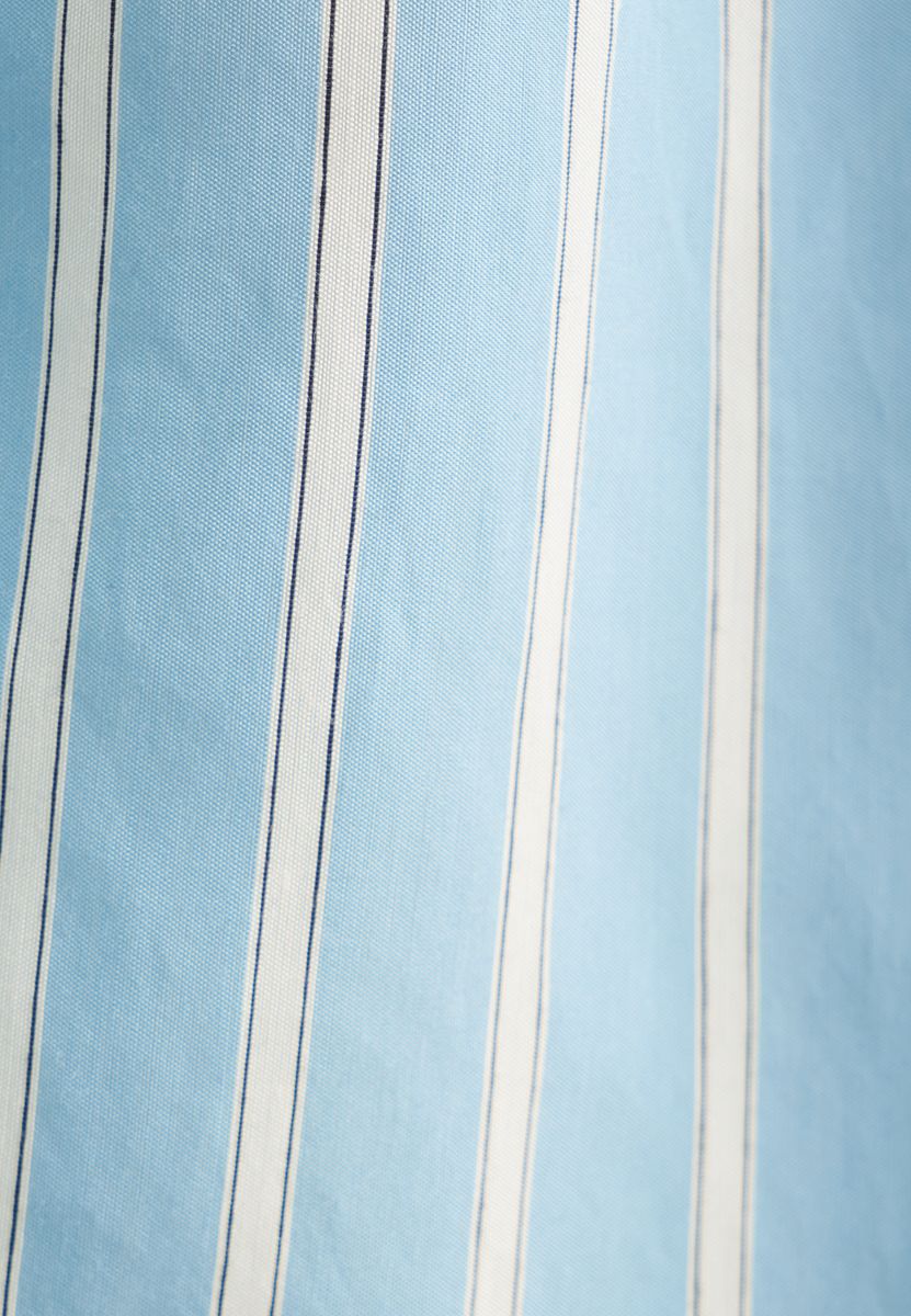 Gestreifte Bluse mit Stehkragen und Knopfleiste
