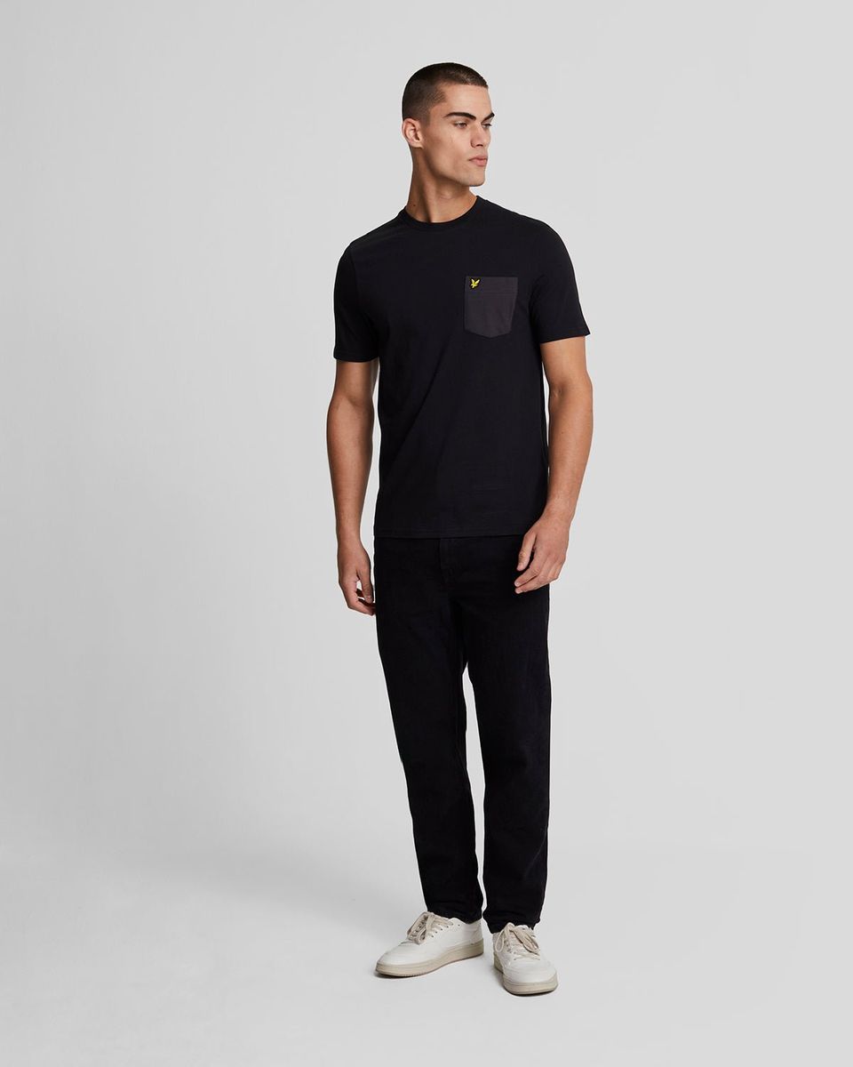 Baumwoll-T-Shirt mit farblich abgestimmter Tasche