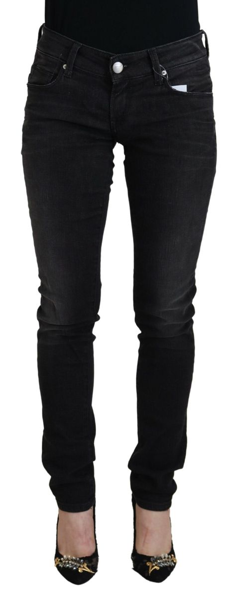 Schmal geschnittene Jeans mit niedriger Taille
