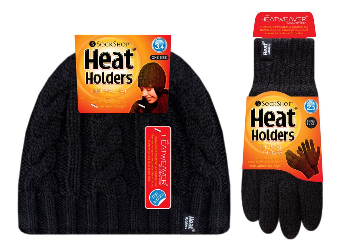 Set aus Strickmütze und Handschuhen