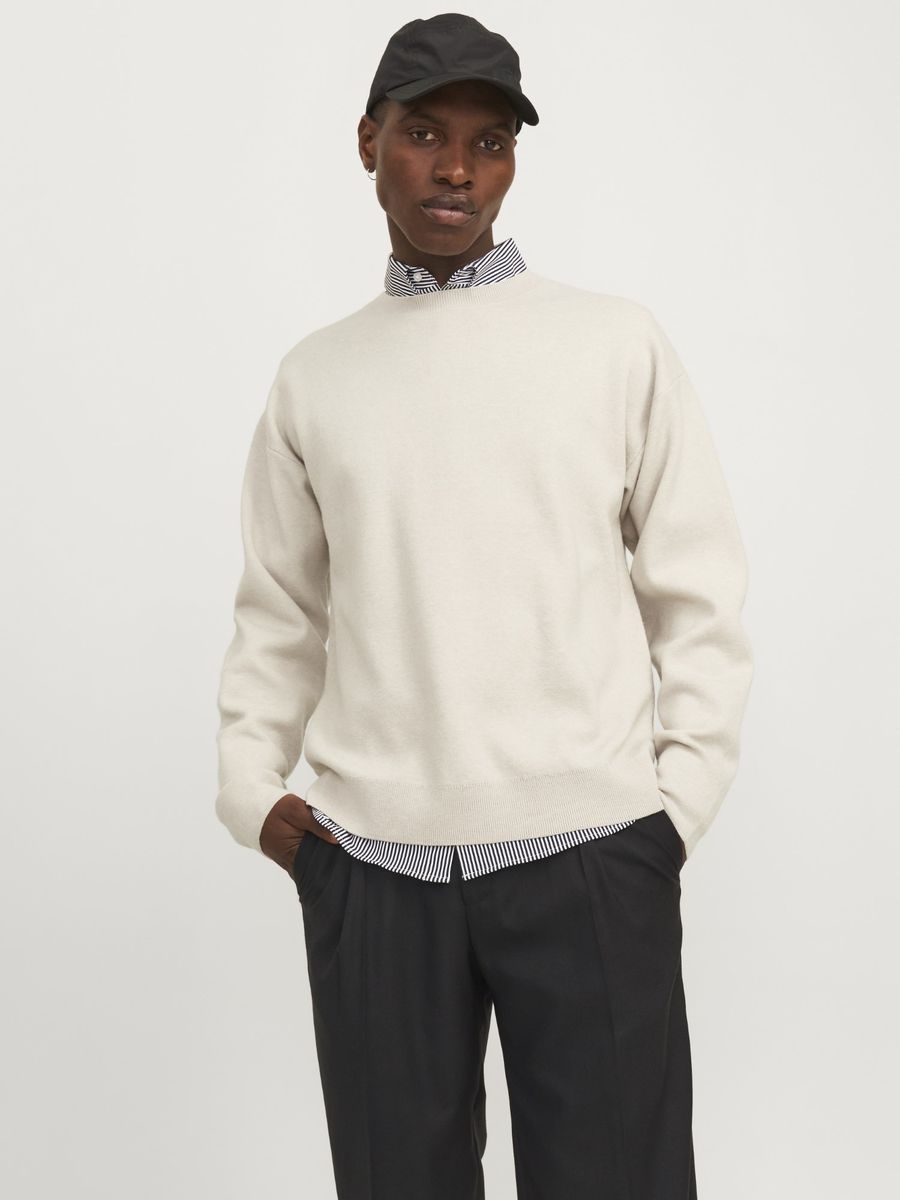 Minimalistischer Strickpullover mit Rundhalsausschnitt
