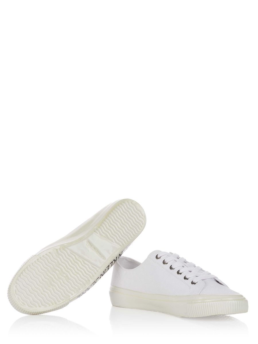 Schlichter Schnür-Sneaker aus Canvas