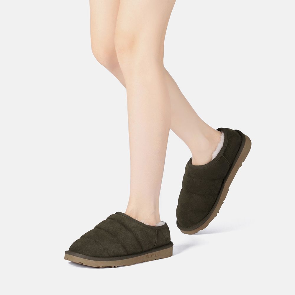 Gesteppte Slipper mit Lammfell-Futter