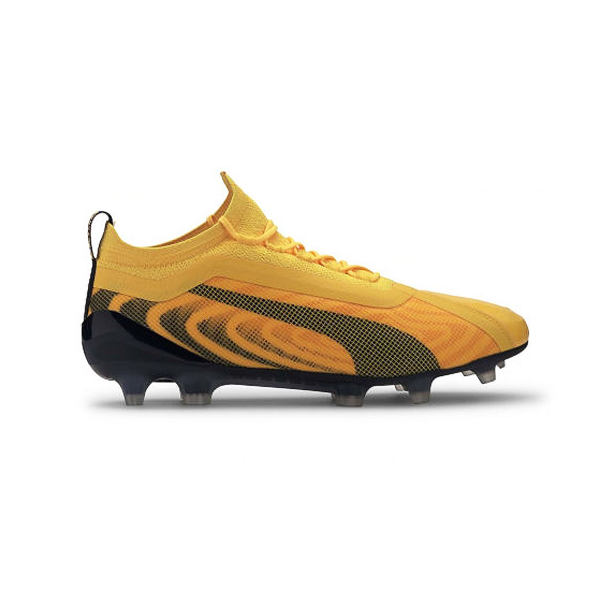Gelbe Fußballschuhe für festen Untergrund