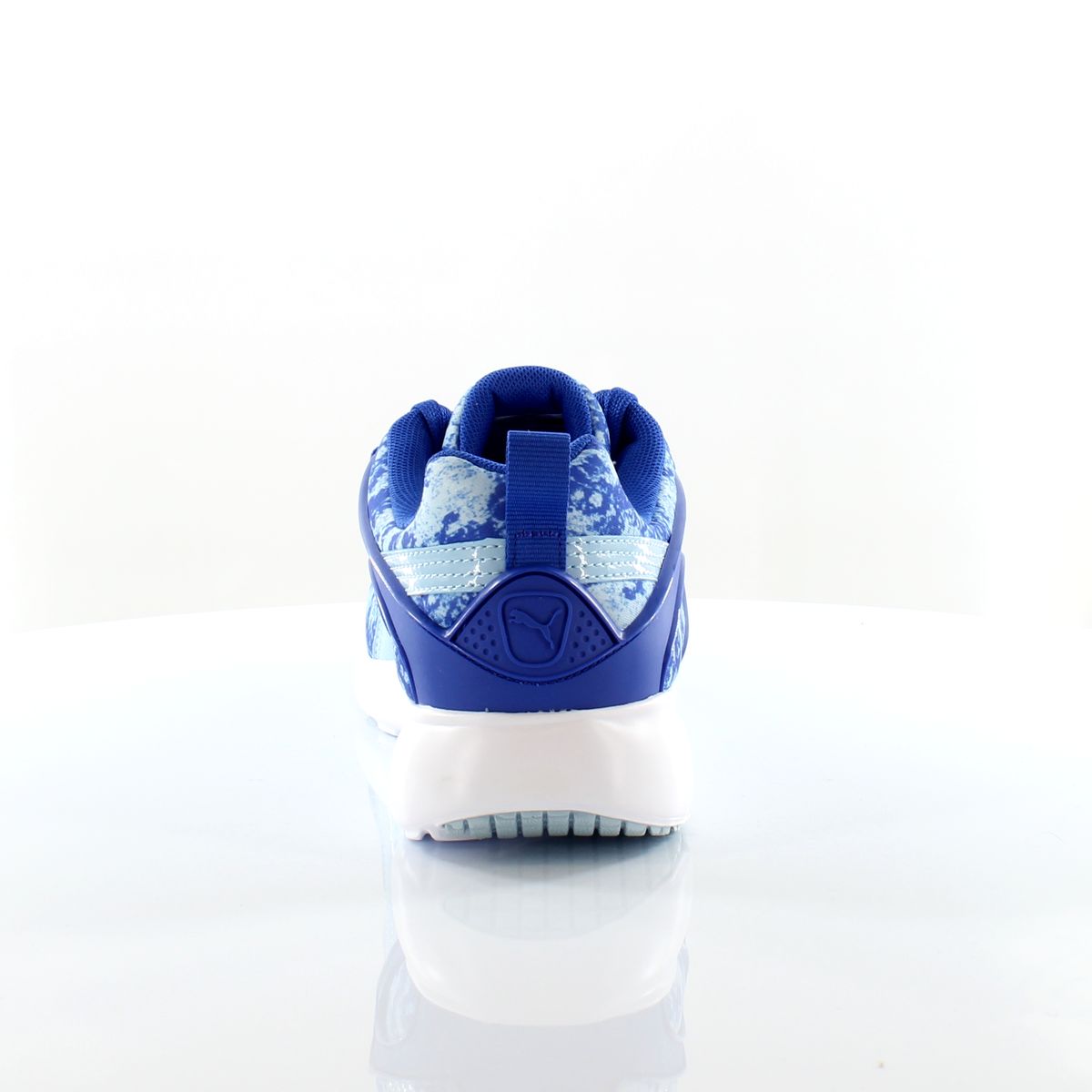 Sportliche Sneaker mit Textilmuster