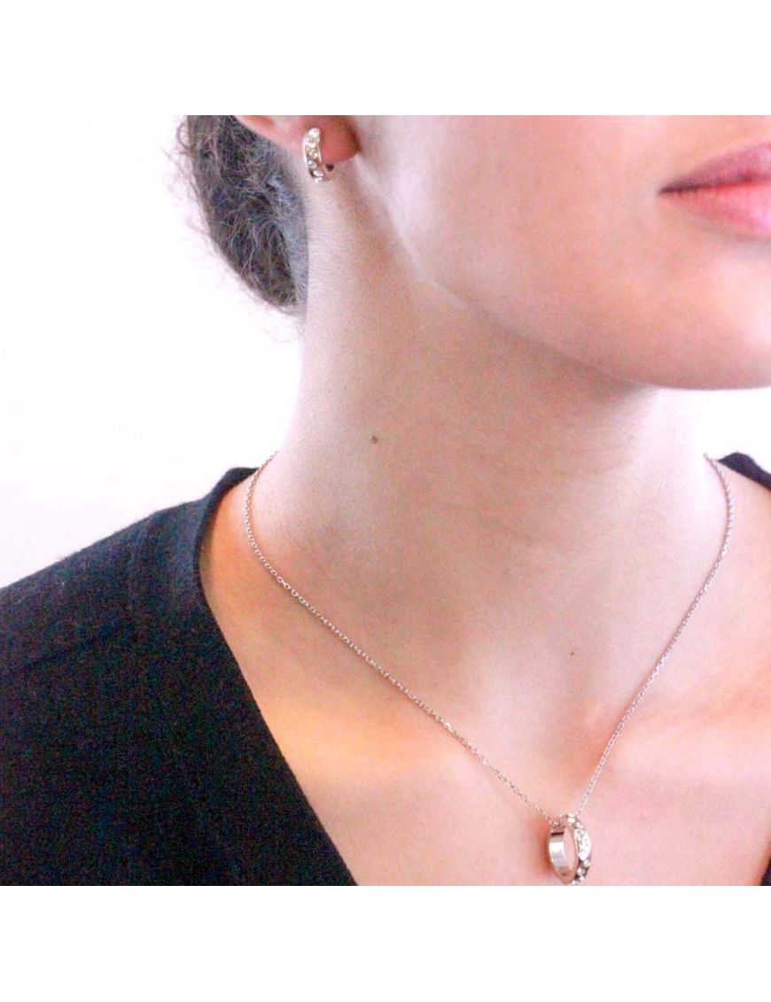 Schmuckset mit verstreutem Steinbesatz