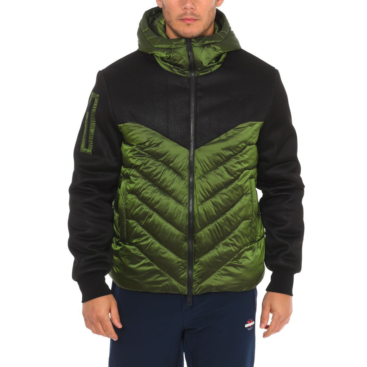 Wattierte Herrenjacke mit Kapuze und Einsätzen