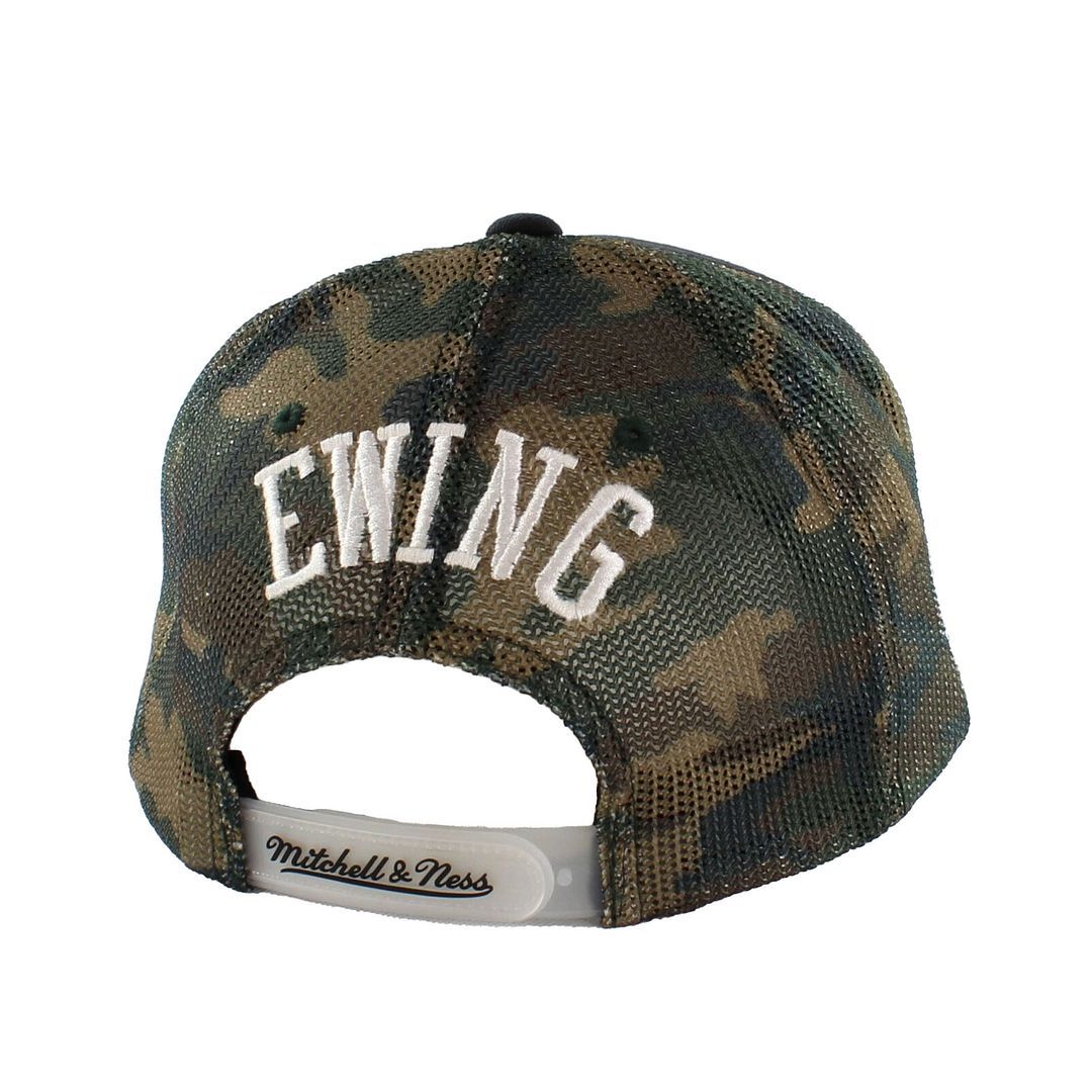 Snapback Trucker Cap mit Camouflage-Nummer