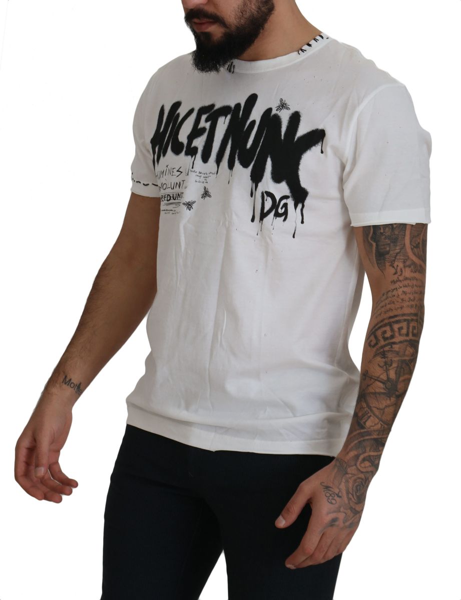 Grafik-T-Shirt mit 'Hic et Nunc' Graffiti