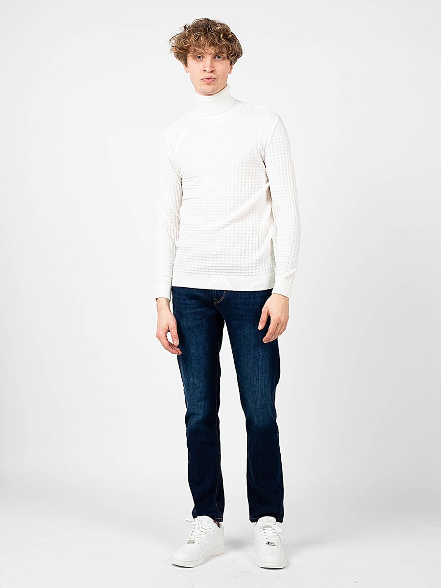 Strukturierter Rollkragenpullover aus Strick
