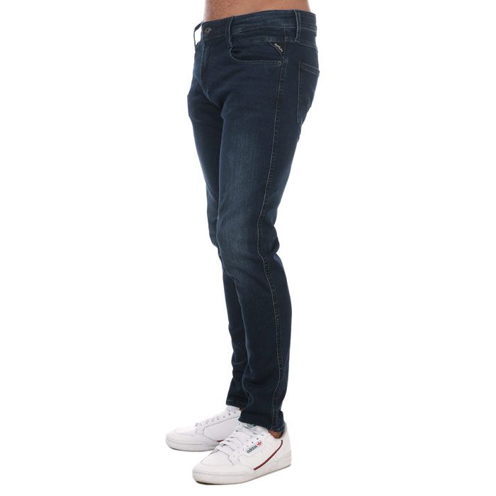 Schmal geschnittene Jeans mit geradem Bein